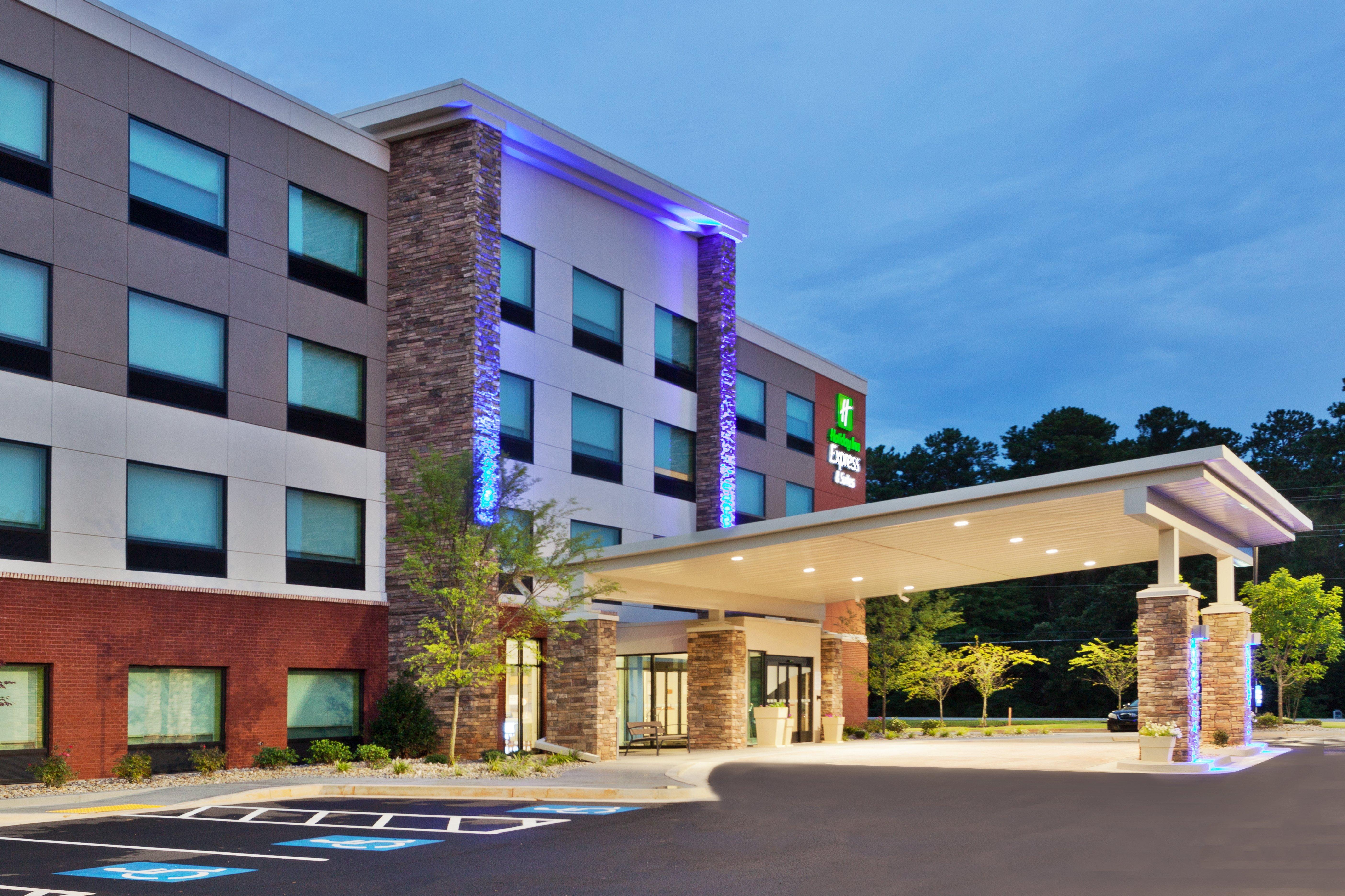 Holiday Inn Express & Suites - Fayetteville By Ihg Exterior foto